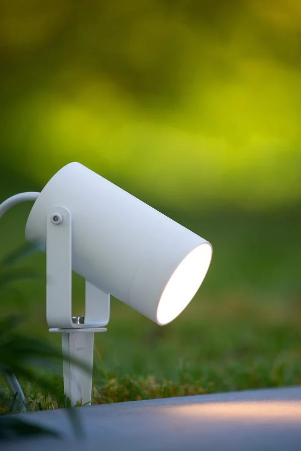 Lucide TAYLOR - Gartenstrahler - Ø 10 cm - 1xGU10 - IP65 - Weiß - Atmosphäre 2